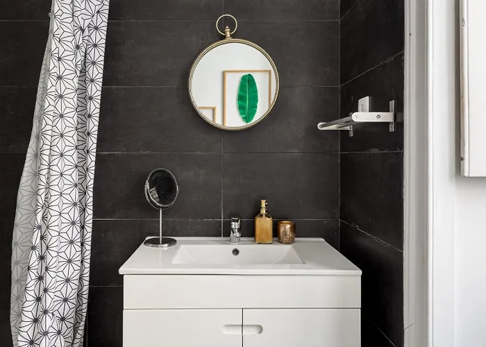 Modern 3br W/ Terrace & Bbq - Near Tram 28 | By Airnest Apartment *