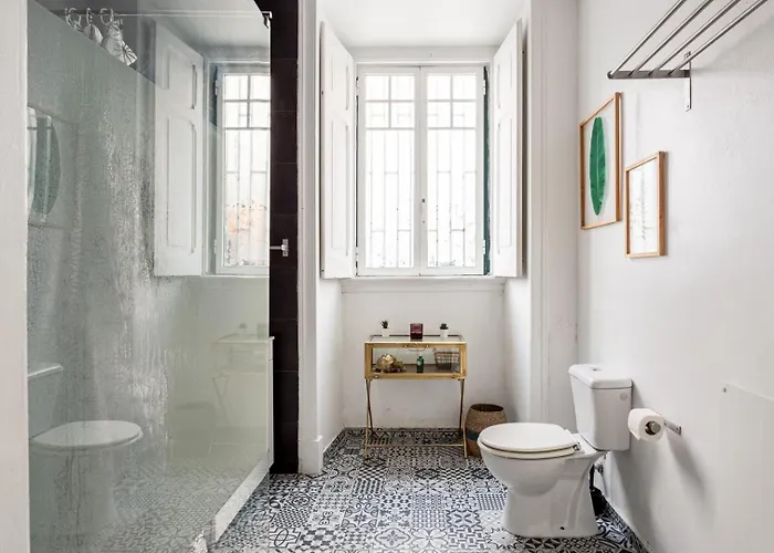 Modern 3br W/ Terrace & Bbq - Near Tram 28 | By Airnest شقة *