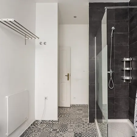 Apartment Modern 3br W/ Terrace & Bbq - Near Tram 28 | By Airnest