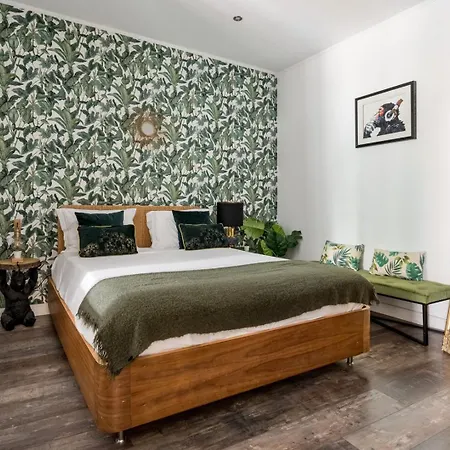 Modern 3br W/ Terrace & Bbq - Near Tram 28 | By Airnest 아파트 *