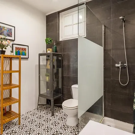 아파트 Modern 3br W/ Terrace & Bbq - Near Tram 28 | By Airnest *